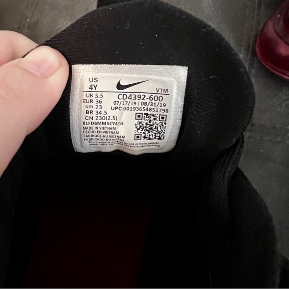 Nike Air MX-720-818 University Red/black Size 4Y - Picture 7 of 8